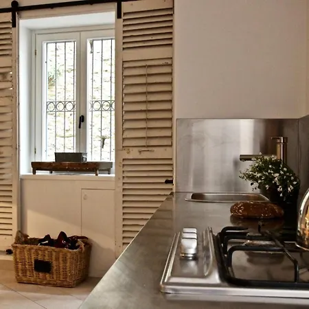 Casa Miele Historic Spacious House In Central Location Апартаменты *