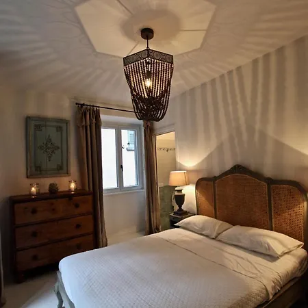 Casa Miele Historic Spacious House In Central Location Апартаменты Варенна